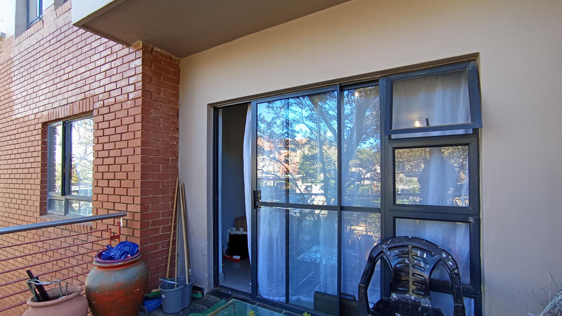 Balcony - 9 square meters of property in Jackal Creek Golf Estate