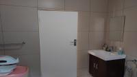 Bathroom 1 of property in Erand Gardens