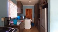 Kitchen - 6 square meters of property in The Orchards