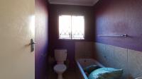Main Bathroom - 4 square meters of property in The Orchards
