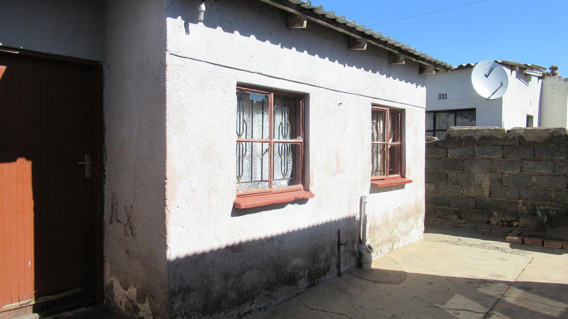 Backyard of property in Senaoane