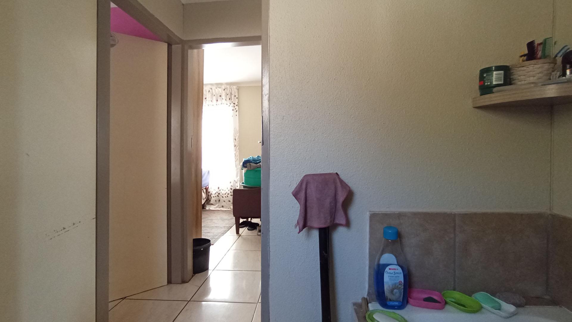 Bathroom 1 - 4 square meters of property in Mamelodi