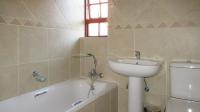 Main Bathroom - 4 square meters of property in Constantia Kloof