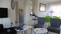 Lounges - 11 square meters of property in Constantia Kloof