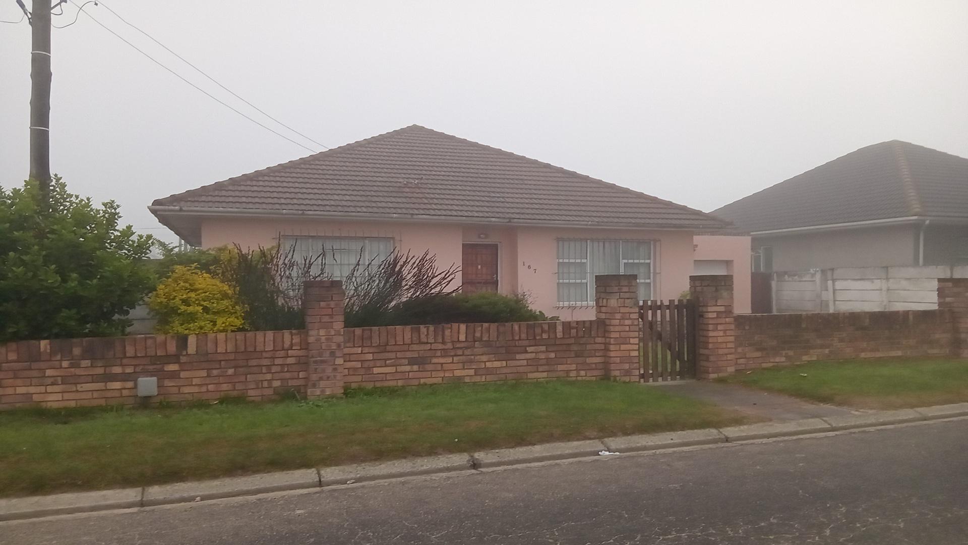 Front View of property in Kraaifontein