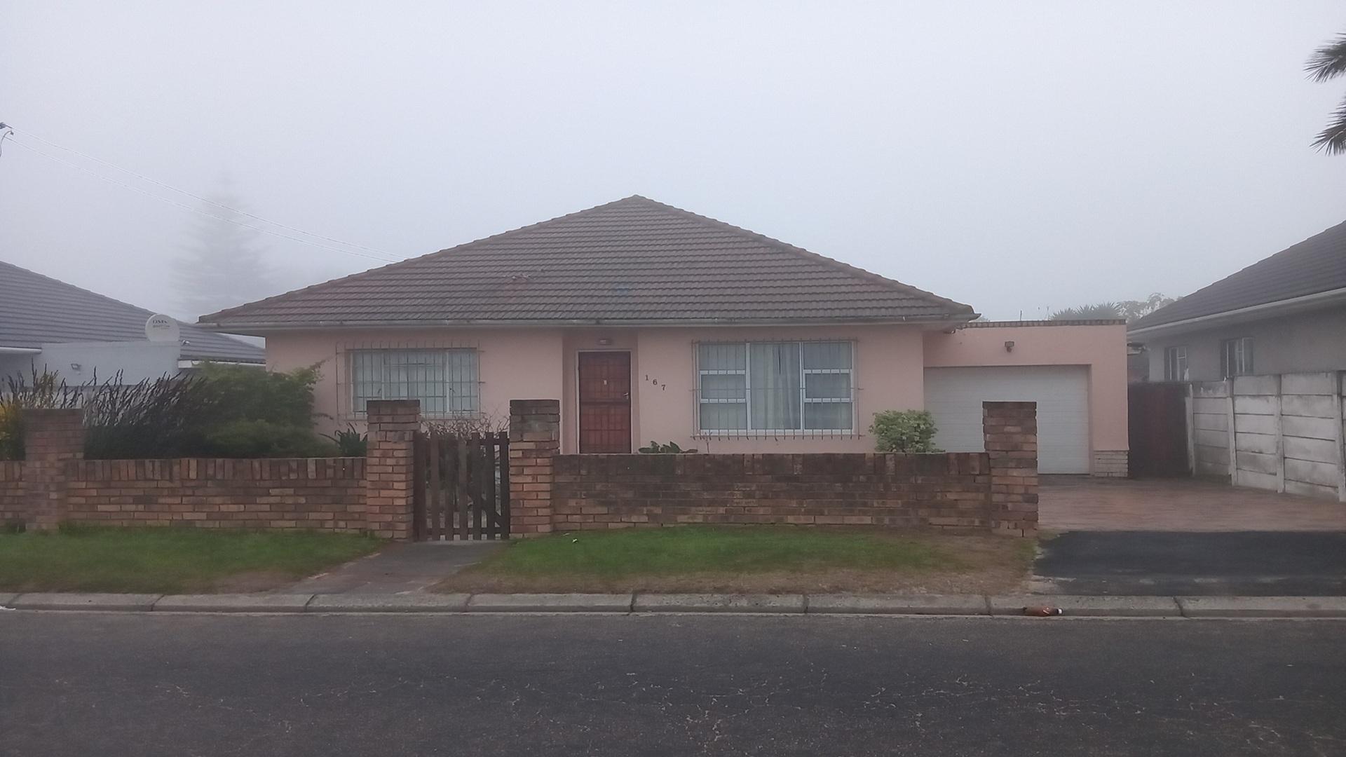 Front View of property in Kraaifontein