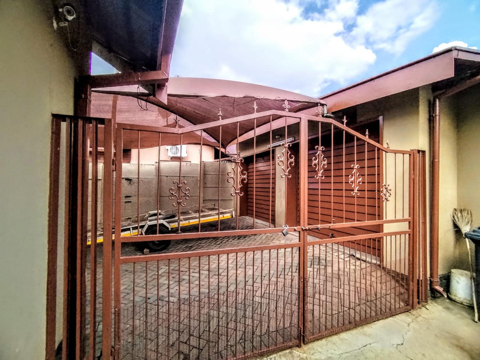  of property in Daspoort
