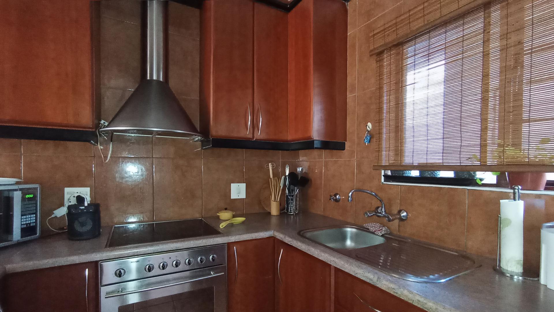 Kitchen - 6 square meters of property in Observatory - JHB
