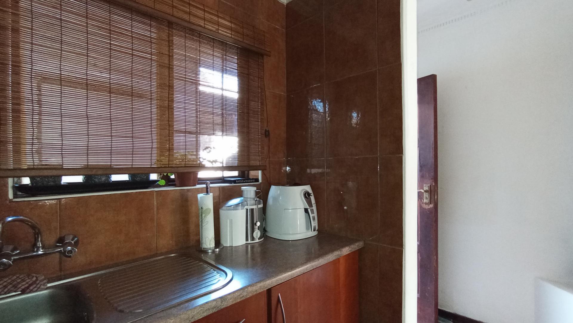 Kitchen - 6 square meters of property in Observatory - JHB