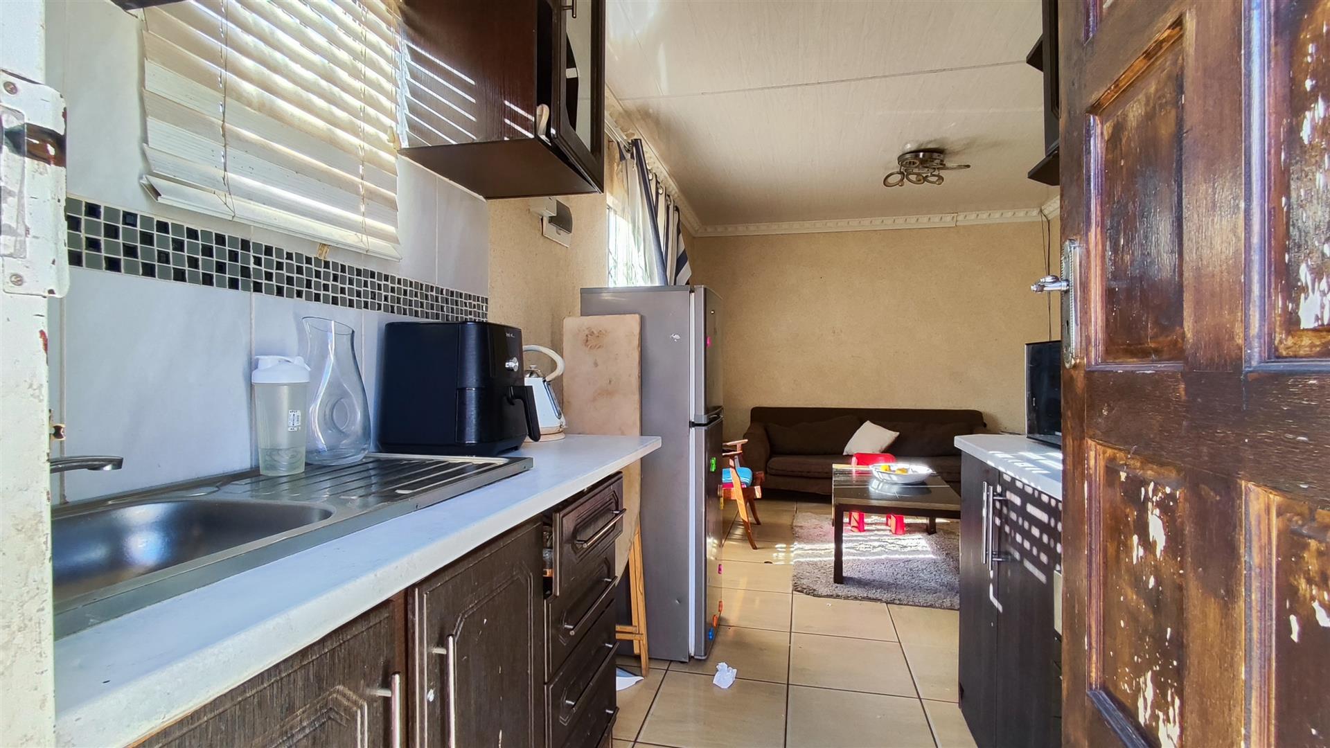 Kitchen - 4 square meters of property in Savanna City