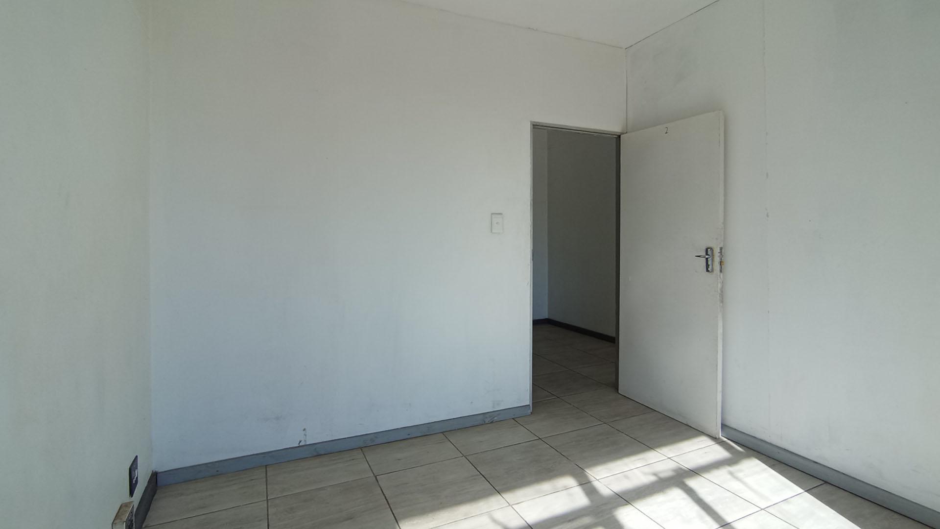 Bed Room 2 - 10 square meters of property in Arcadia