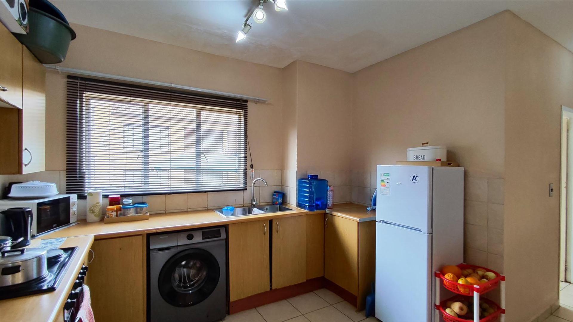 Kitchen - 11 square meters of property in Meredale