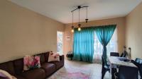 Lounges - 23 square meters of property in Meredale