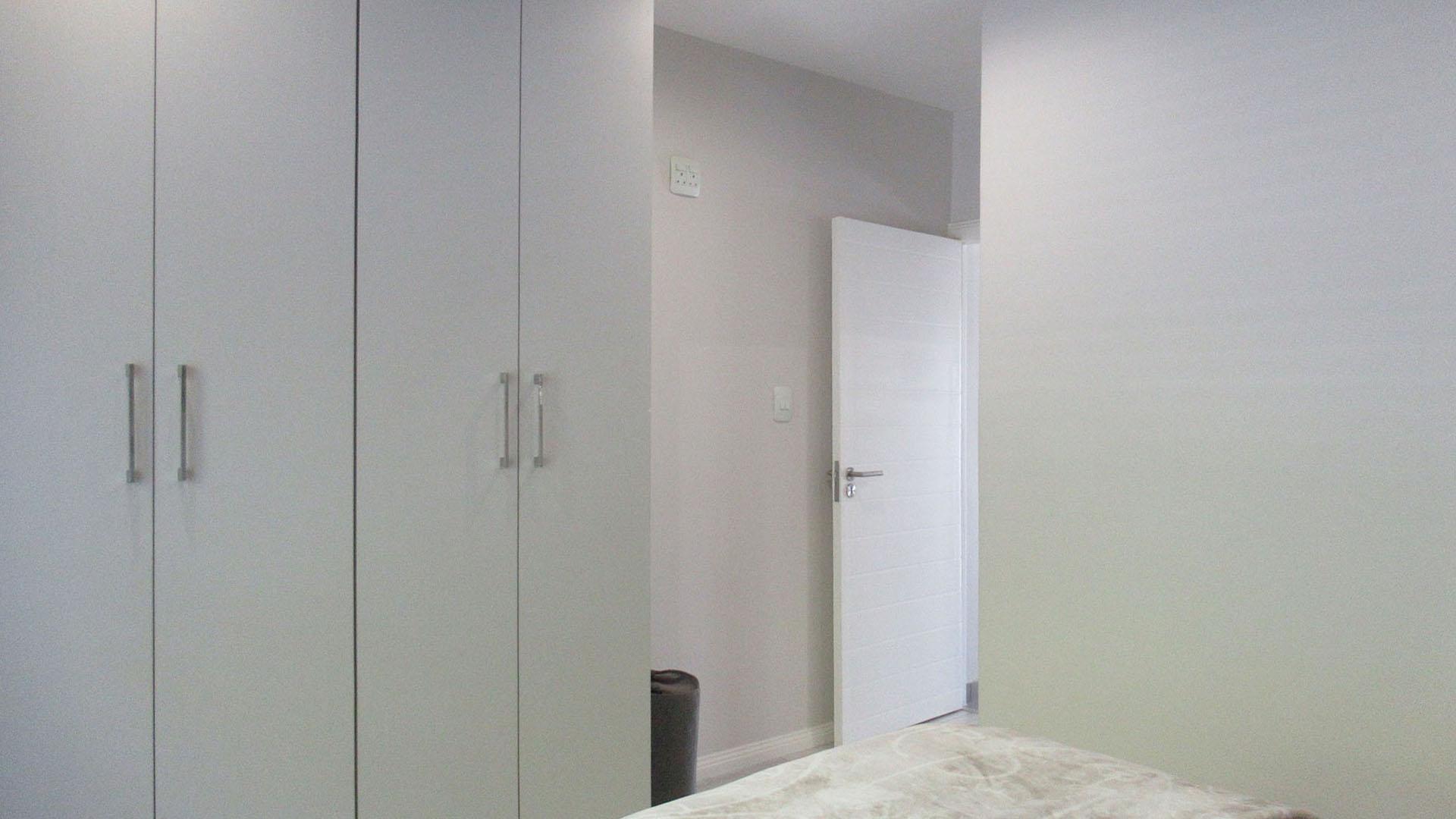 Main Bedroom - 13 square meters of property in Fourways