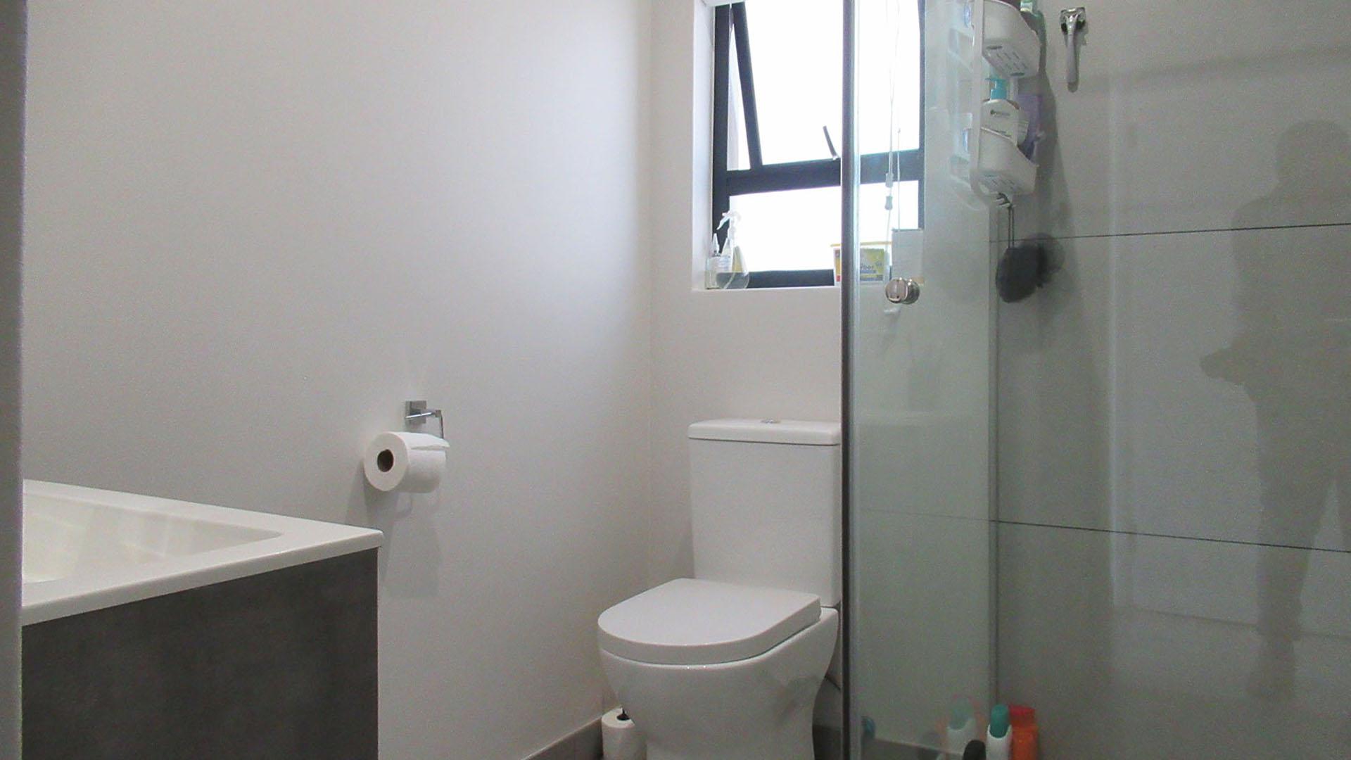 Main Bathroom - 5 square meters of property in Fourways