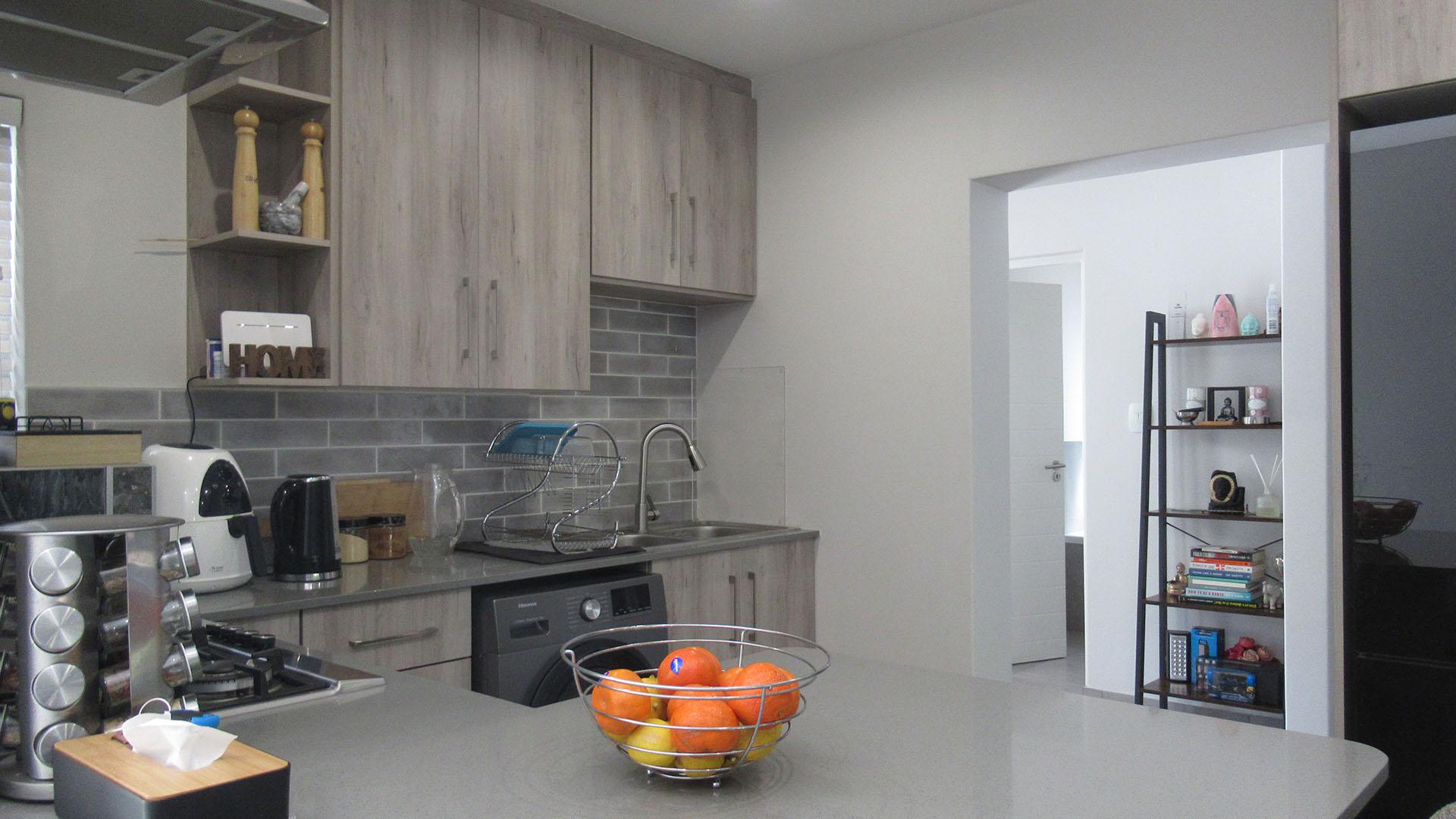 Kitchen - 7 square meters of property in Fourways