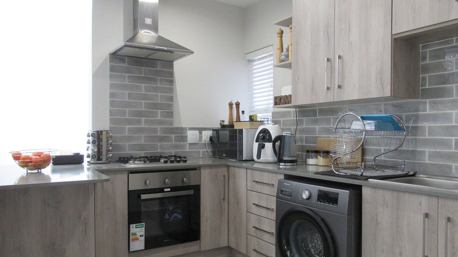 Kitchen - 7 square meters of property in Fourways