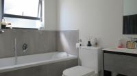 Bathroom 1 - 4 square meters of property in Fourways