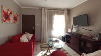 Lounges - 14 square meters of property in Heatherview