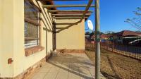 Patio - 9 square meters of property in Heatherview