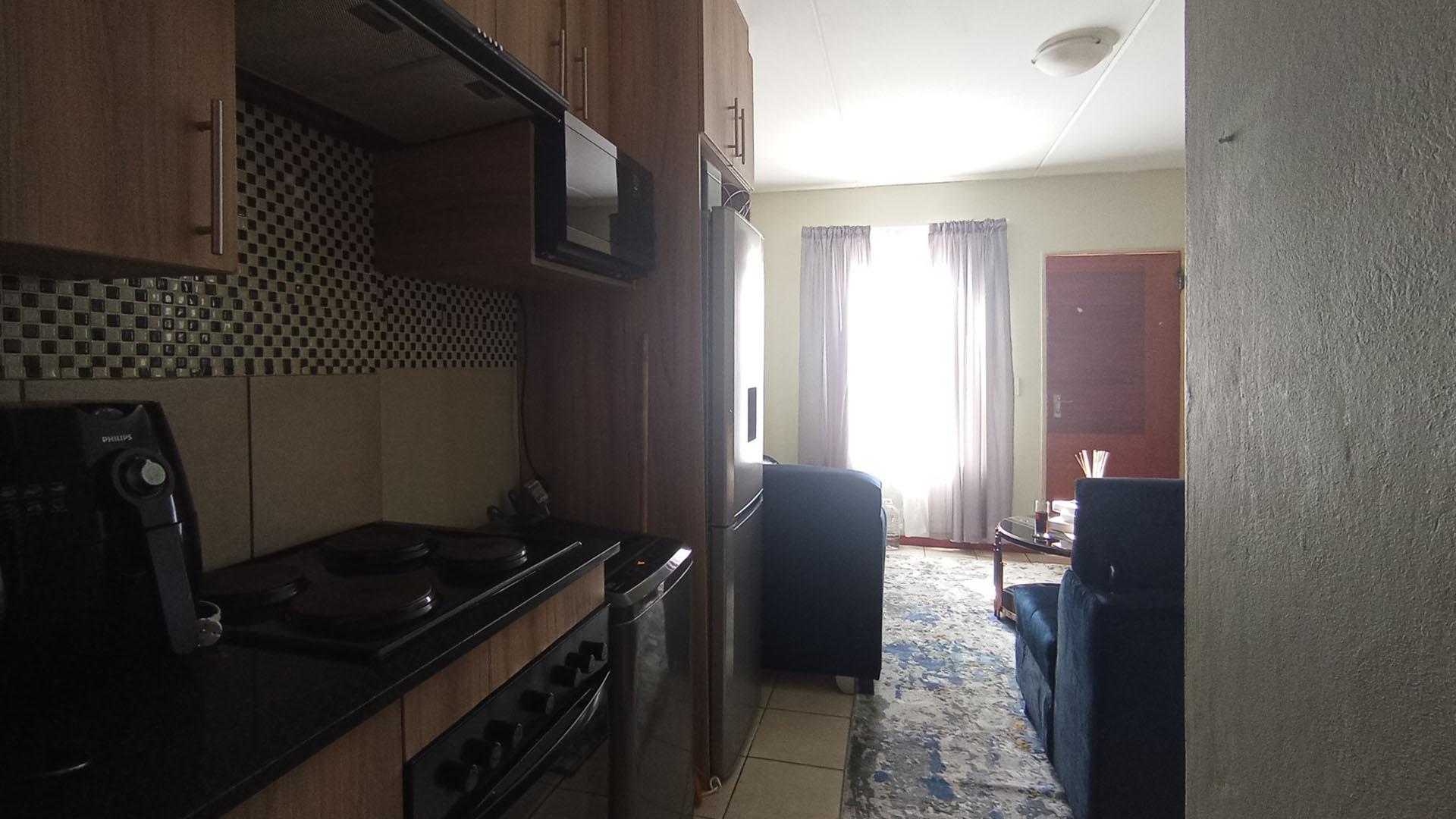 Kitchen - 3 square meters of property in Lotus Gardens