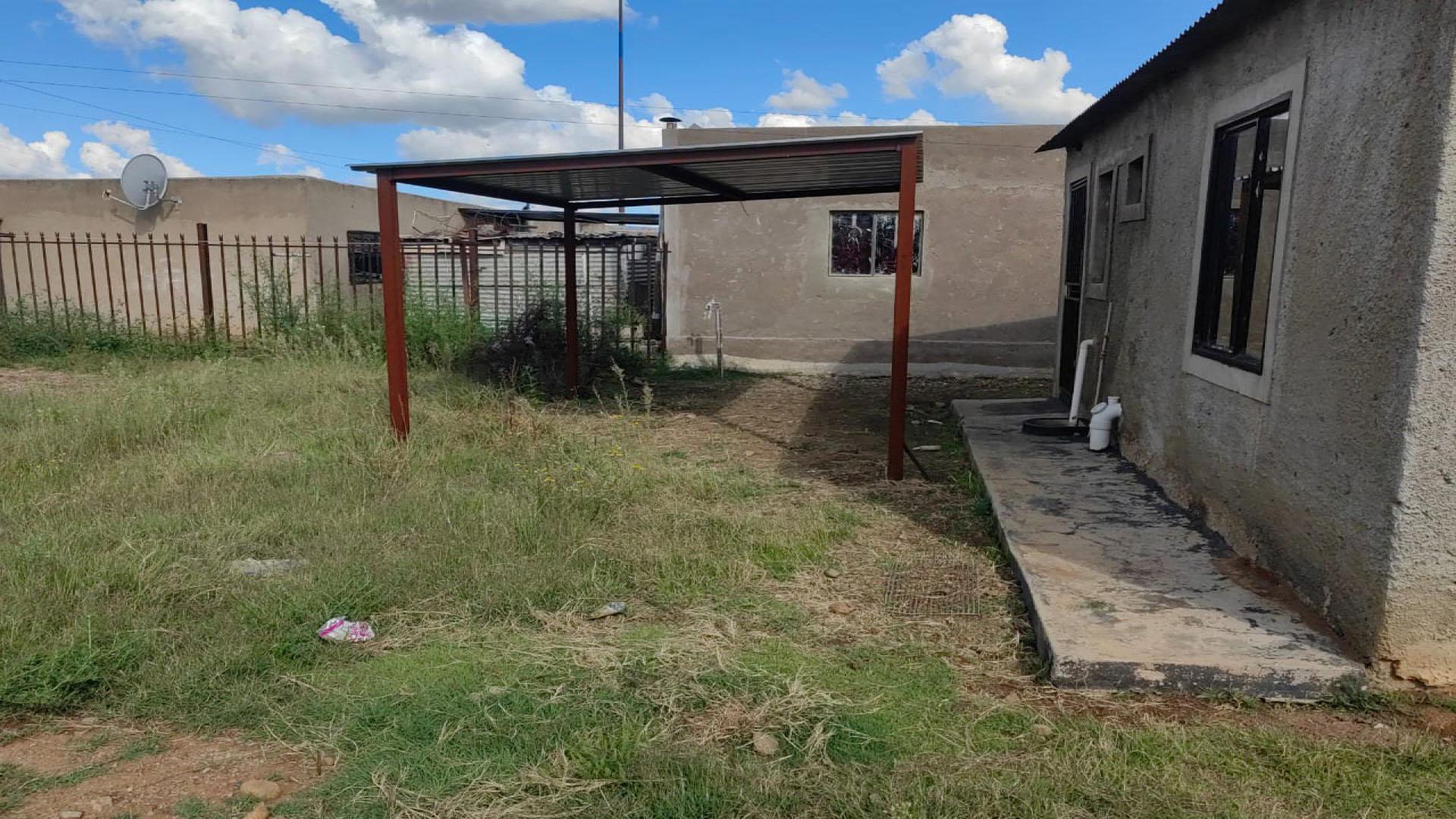 Carport  of property in Heidedal