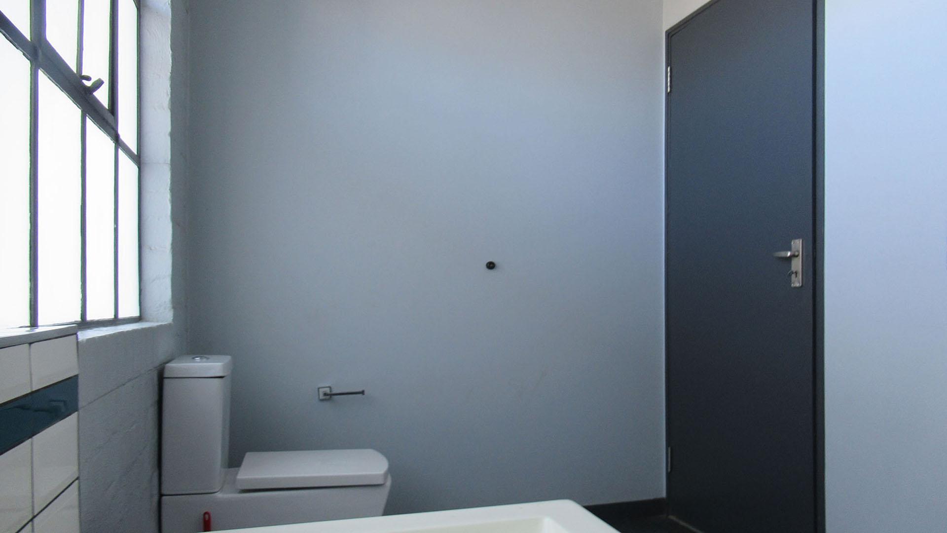Bathroom 1 - 9 square meters of property in Johannesburg Central