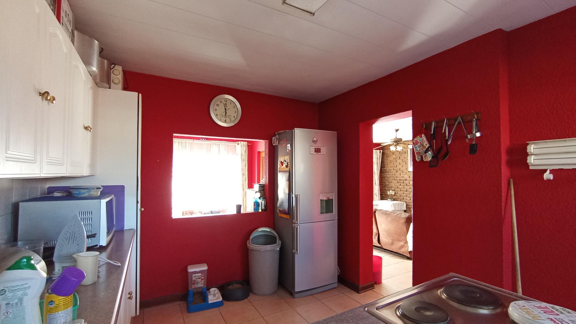 Kitchen - 14 square meters of property in Croydon