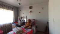 Bed Room 2 - 13 square meters of property in Croydon