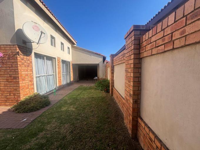 3 Bedroom Simplex for Sale For Sale in Reyno Ridge - MR682189