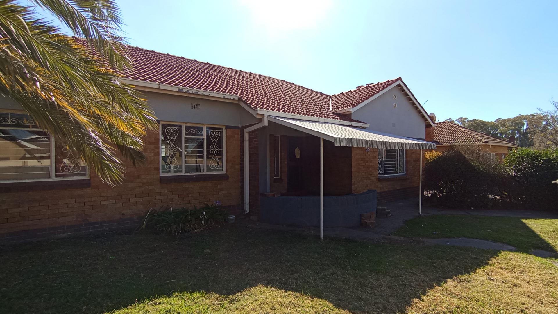 Front View of property in Florida Lake