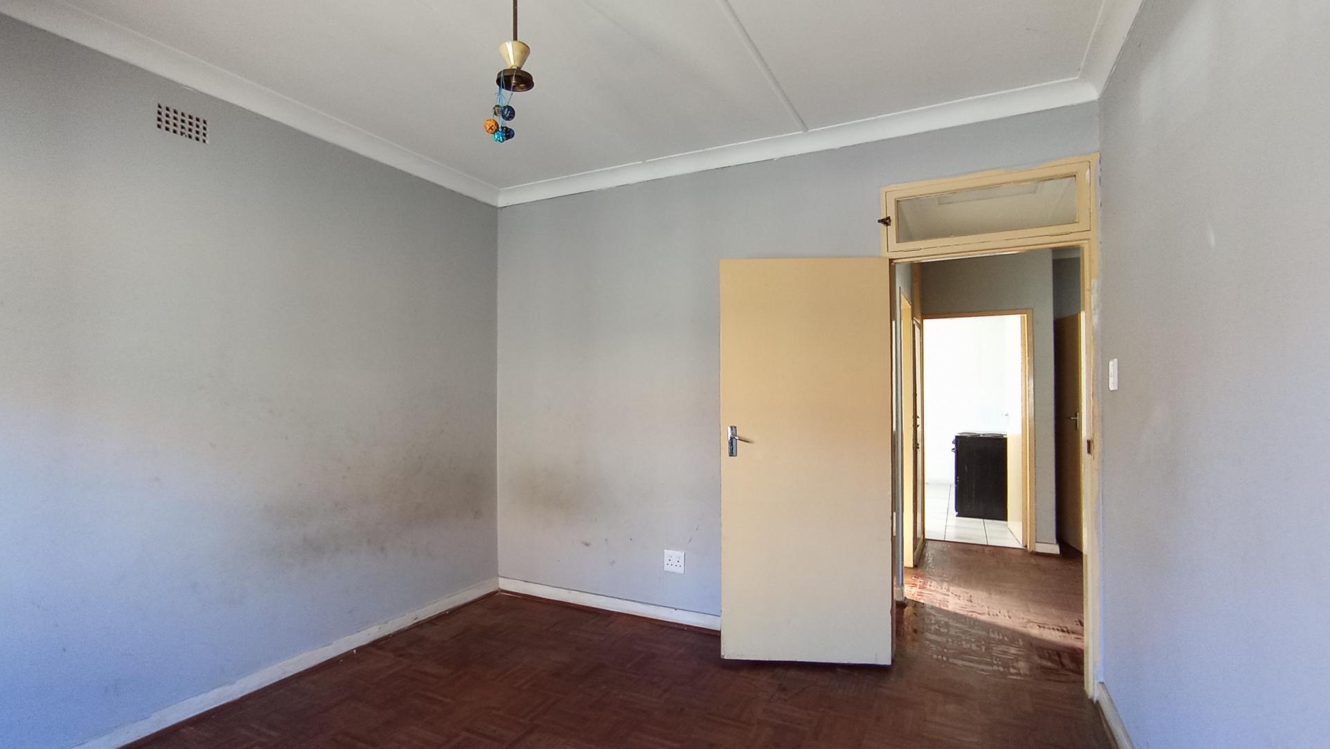 Bed Room 3 - 13 square meters of property in Florida Lake