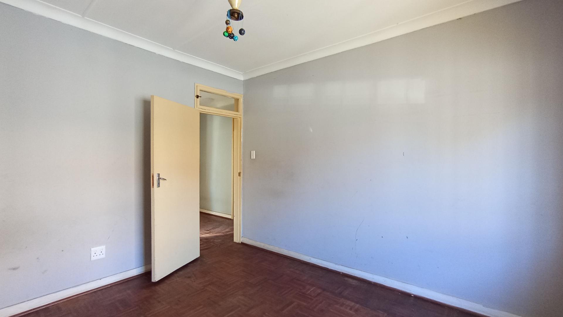 Bed Room 3 - 13 square meters of property in Florida Lake