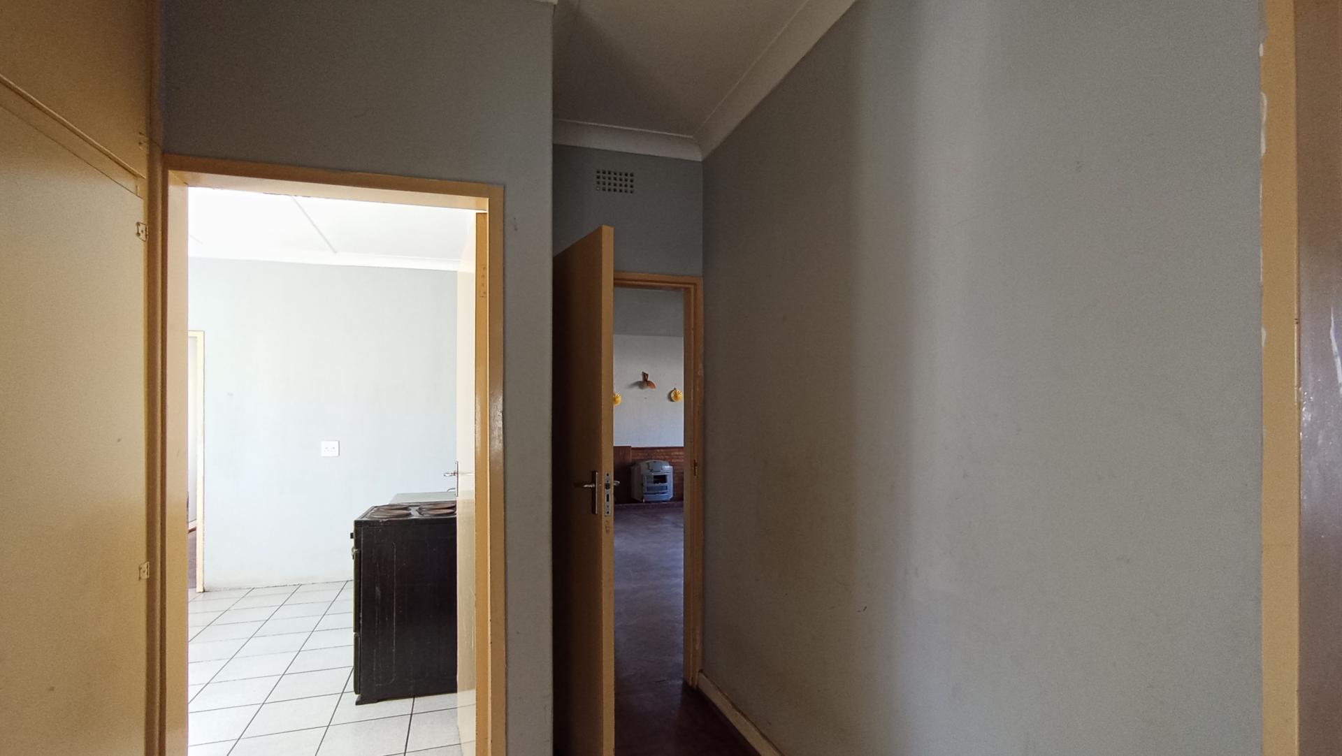 Spaces - 15 square meters of property in Florida Lake