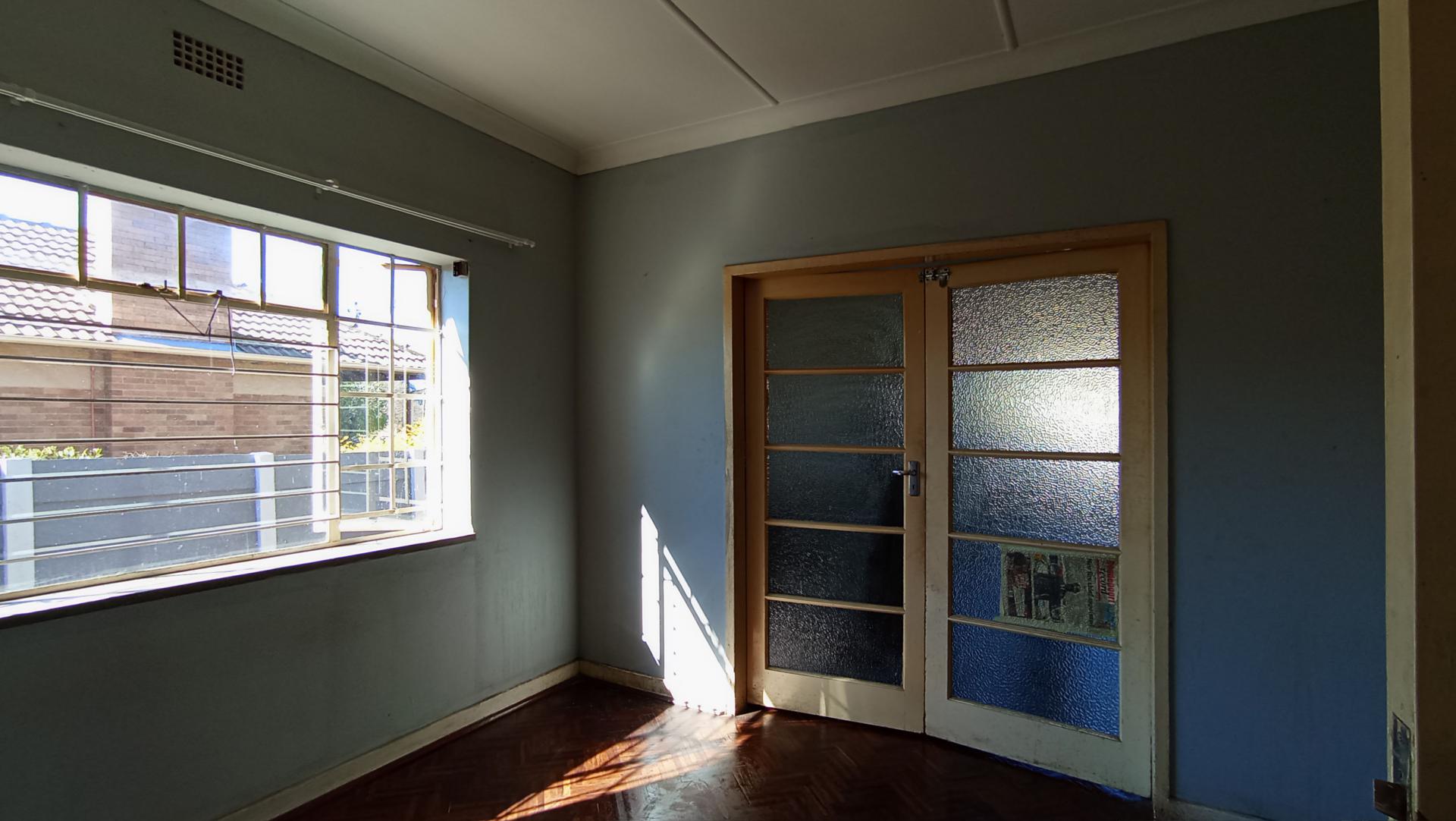 Dining Room - 12 square meters of property in Florida Lake