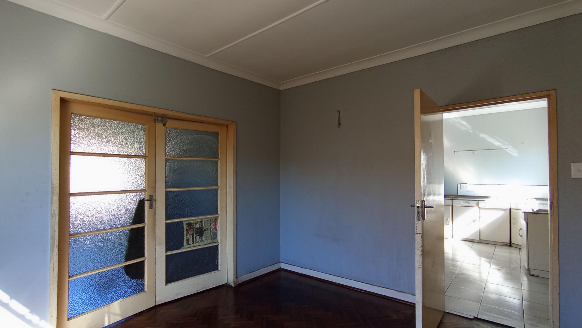 Dining Room - 12 square meters of property in Florida Lake