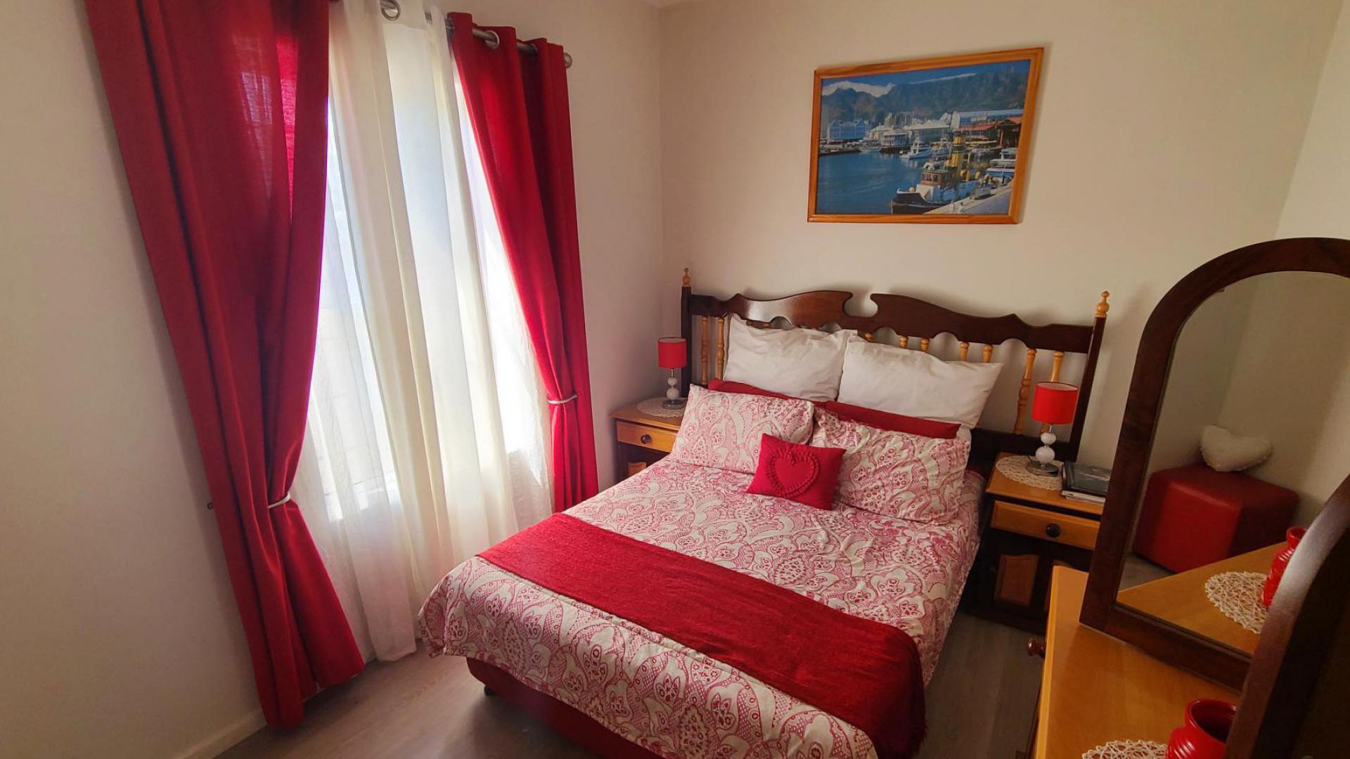 Bed Room 3 of property in Brackenfell