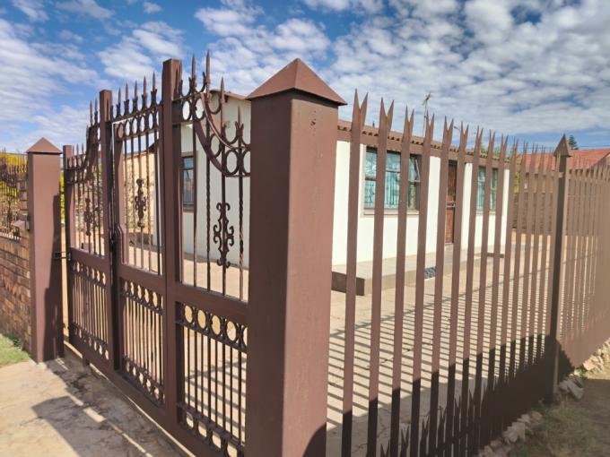 2 Bedroom House for Sale For Sale in Mabopane - MR682239