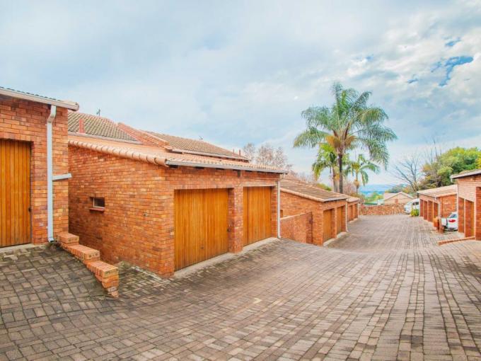 3 Bedroom Simplex for Sale For Sale in Constantia Kloof - MR682247