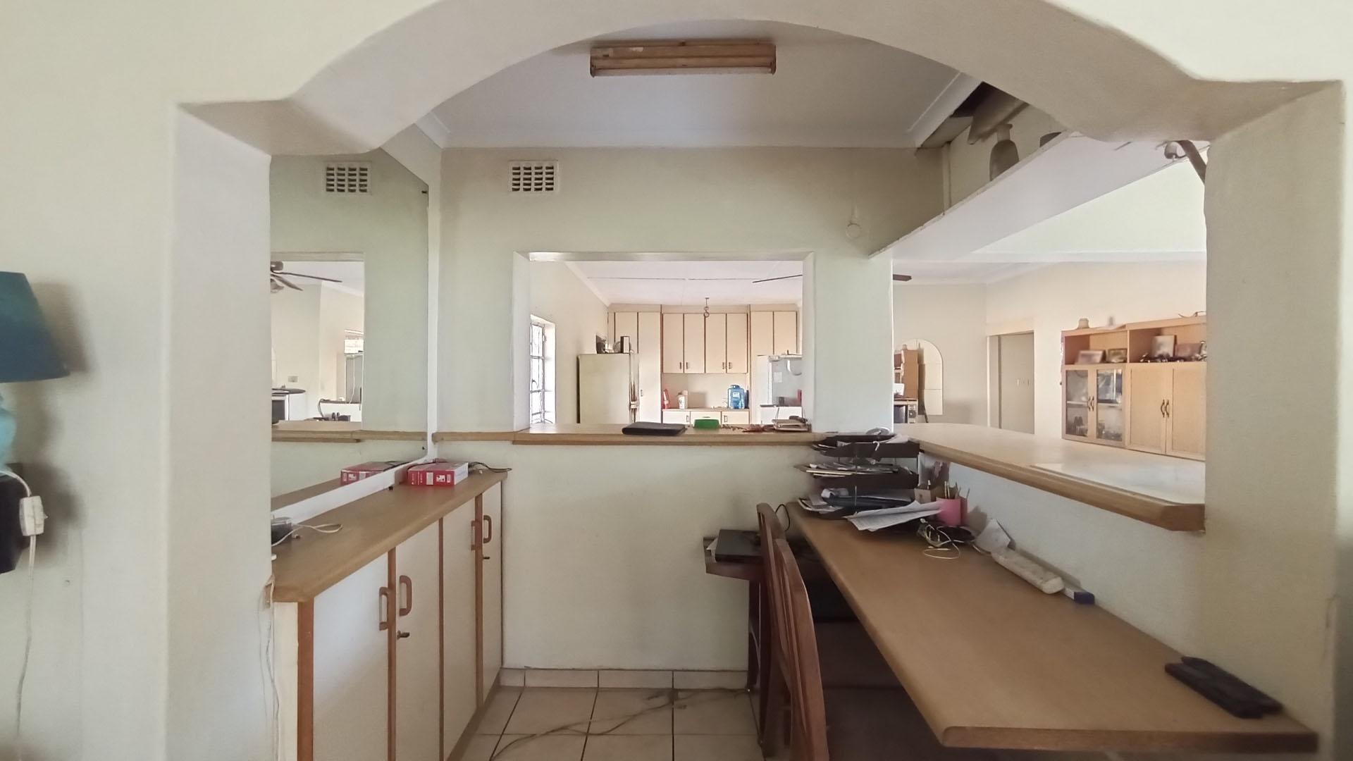 Entertainment - 5 square meters of property in Cleland