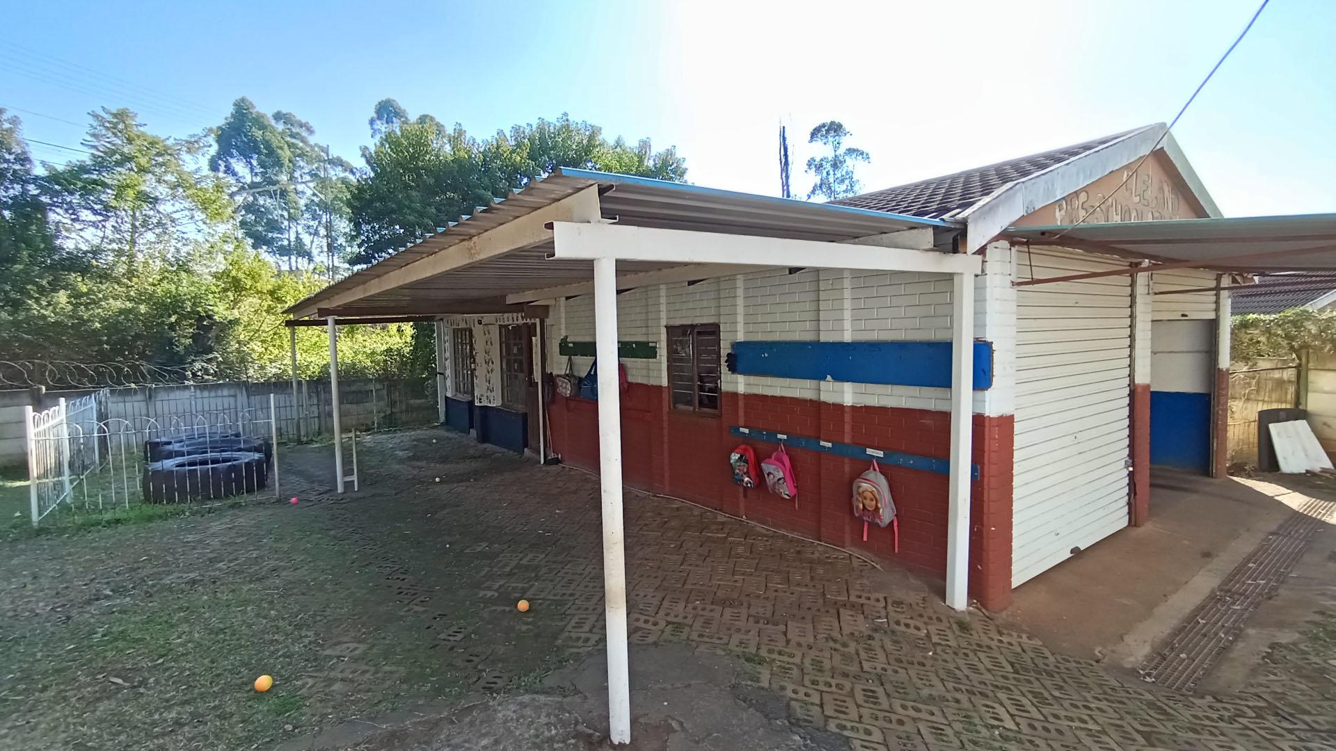 Patio - 90 square meters of property in Cleland