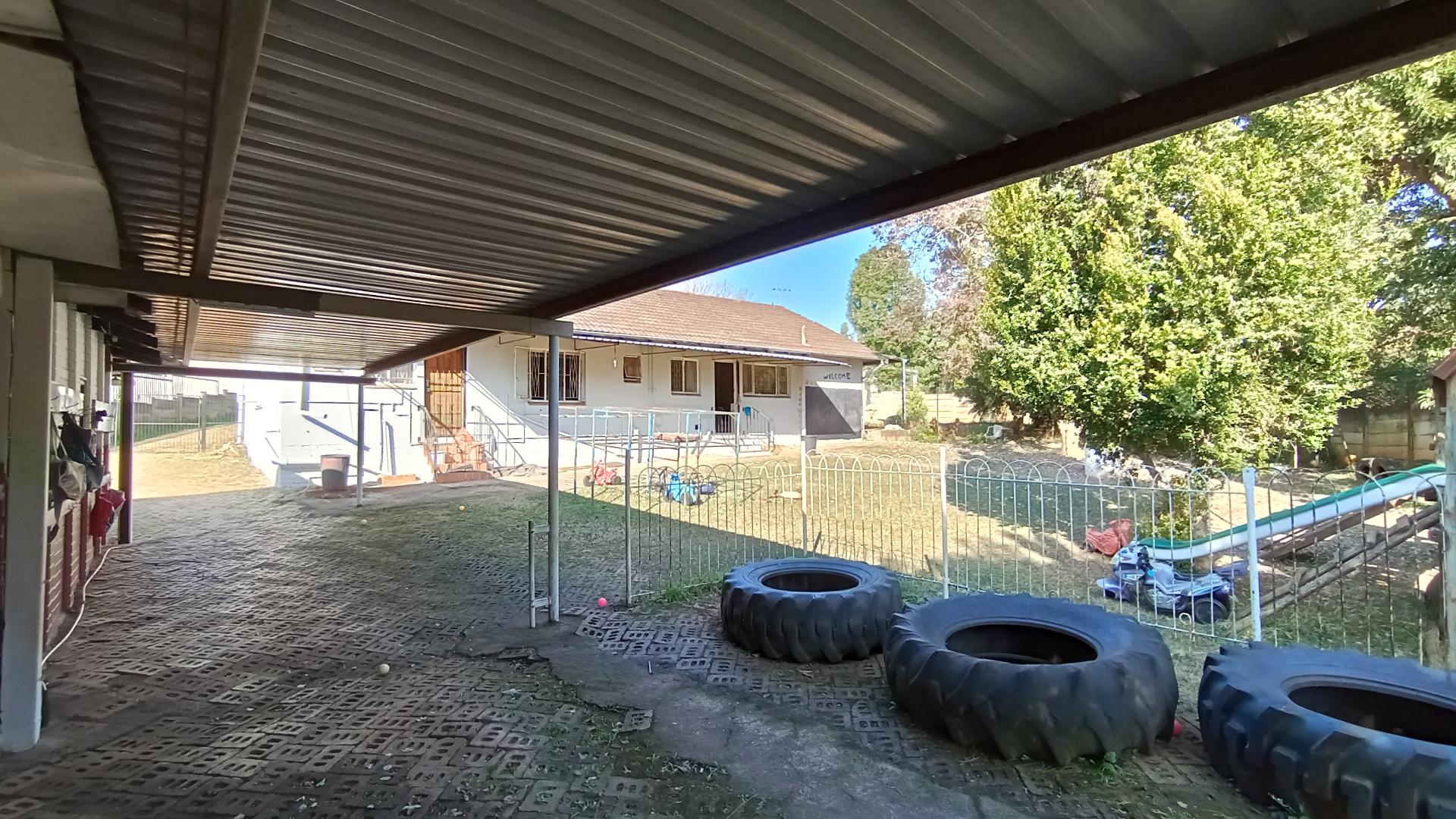 Patio - 90 square meters of property in Cleland