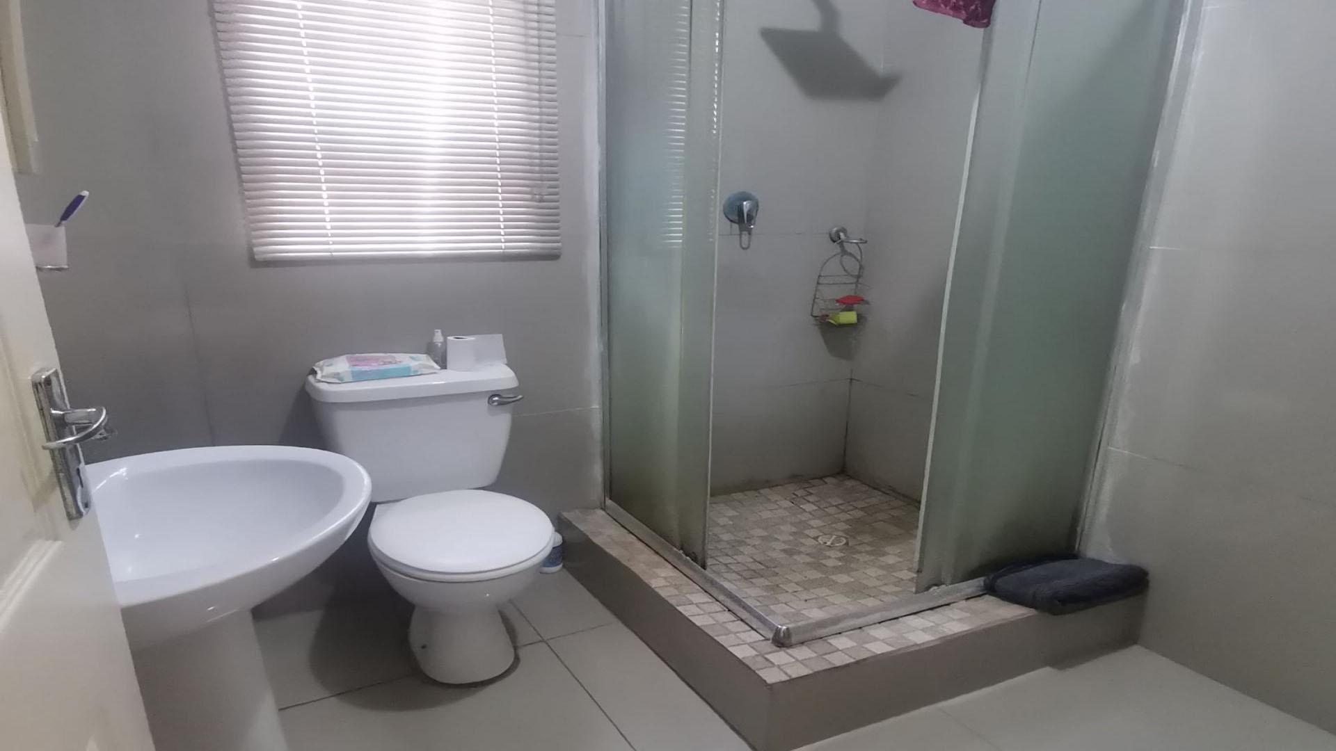 Bathroom 1 of property in Motherwell