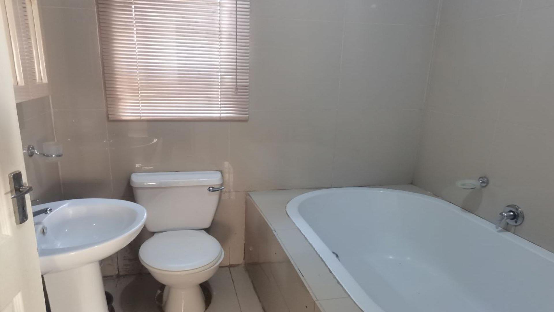 Bathroom 2 of property in Motherwell