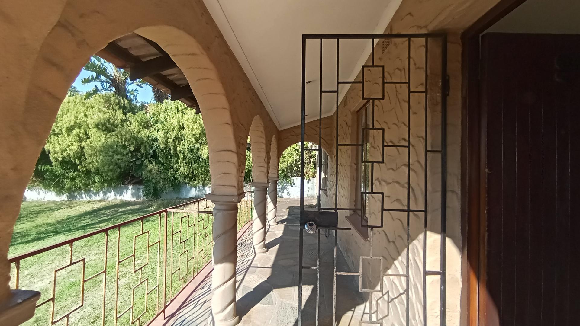 Patio - 11 square meters of property in Hillary 