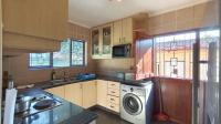 Kitchen - 12 square meters of property in Hillary 