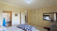 Main Bedroom - 19 square meters of property in Hillary 