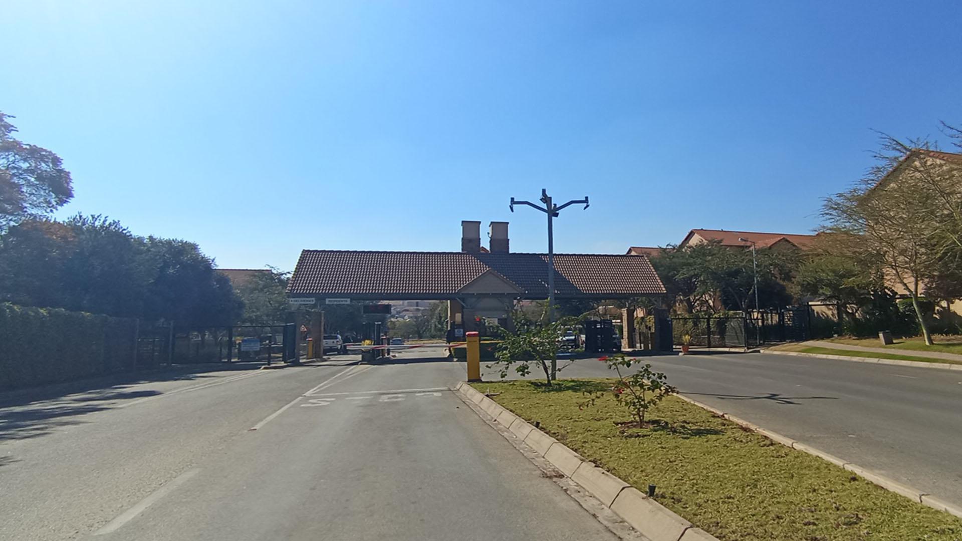 Front View of property in Kosmosdal