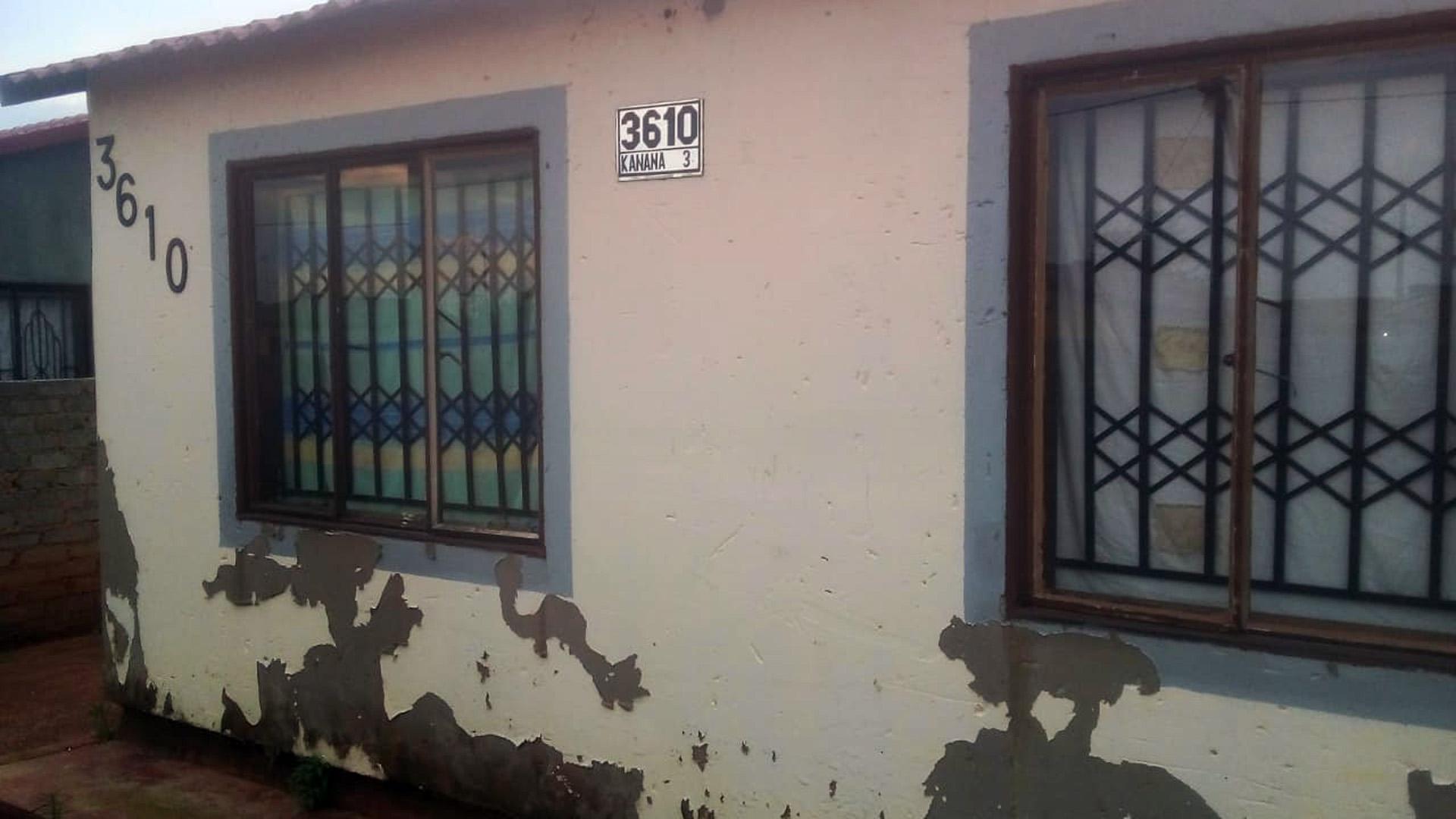 Front View of property in Kanana