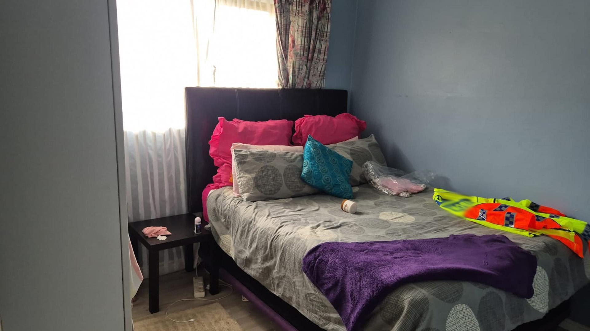 Bed Room 2 of property in George Central